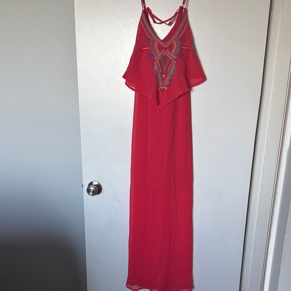 Coral Embroidered V-Neck Criss Cross Back Spaghetti Strap Maxi Dress Medium